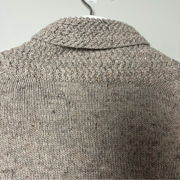 Roundtree & Yorke Wool Blend Cream Sweater Medium - Picture 9 of 12